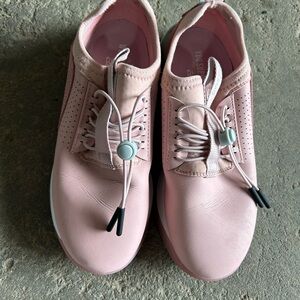Clove sneakers